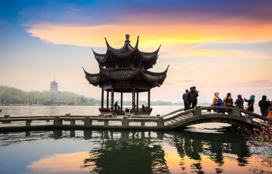 Image of West Lake, Hangzhou, China.