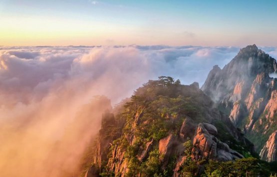 Image of 2-Day Private Trip to Huangshan Mountain and Tongmo Ancient Town from Shanghai