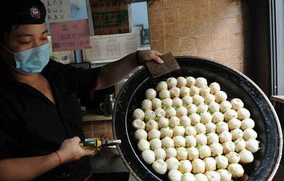 Image of Authentic Local Food Tour in Central Shanghai