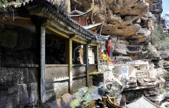 Image of A Frenth family's 9days tour(Lijiang-Dali-Shaxi-Tiger Leaping Gorge-white water terrance-Shangri-la-Meili snow mountain) 